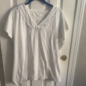 D&Co Women's White Lace Accent Short Sleeve Top